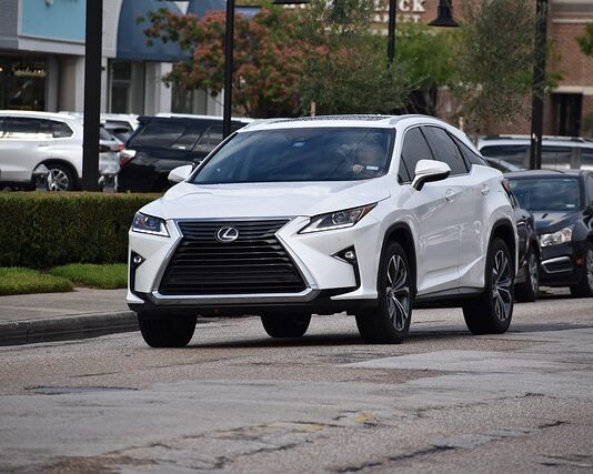 Co to za firma Lexus?