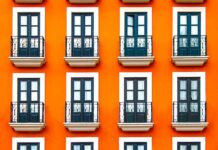 Gdzie zgłosić wybicie szyby w samochodzie?