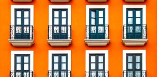 Gdzie zgłosić wybicie szyby w samochodzie?