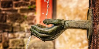 Czym najlepiej czyścić szkło? Czym najlepiej czyścić szkło?