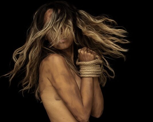 Jak nazywa się lina przy żaglu?