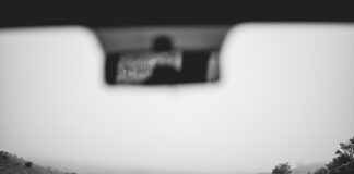 Od czego rysuje się przednia szyba?