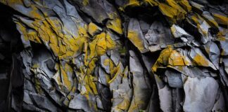 Czym wypełnić szczeliny w listwach przypodłogowych? Czym wypełnić szczeliny w listwach przypodłogowych?