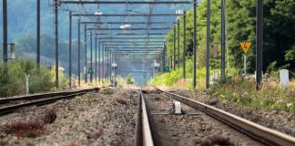 Jak wykończyć próg przy drzwiach wejściowych?