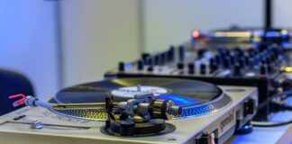 Dlaczego świeci się kontrolka od hamulca ręcznego?