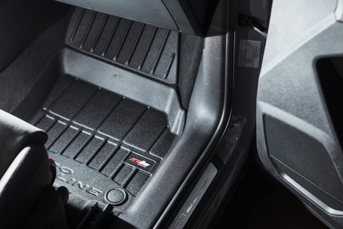 Dlaczego dywaniki samochodowe warto zmieniać na zimę